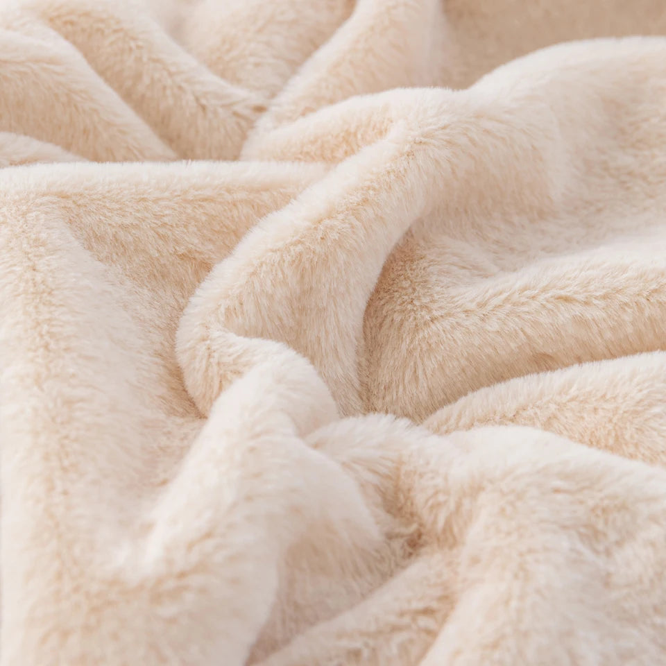 Cozy Cloud Wrap: Your Ultimate Snuggle Companion